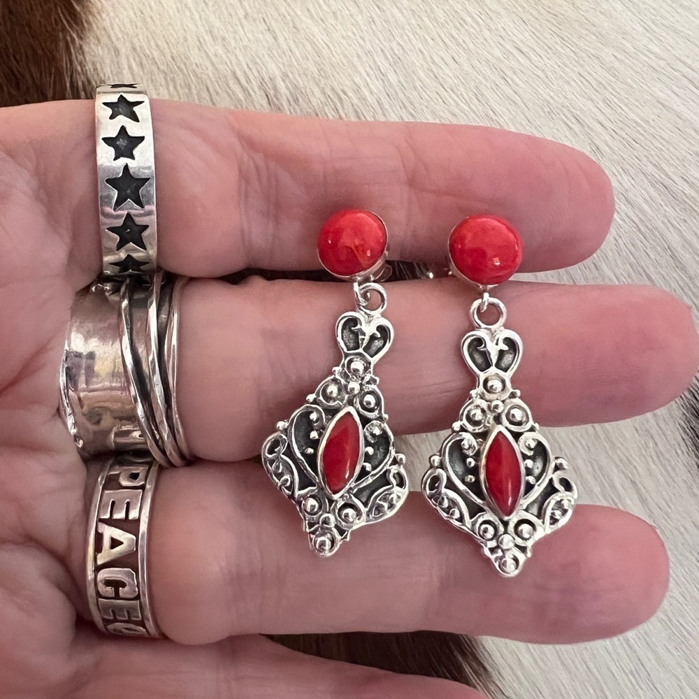 ❤️ Crushed Red Coral Ornate Filigree Bohemian Earrings Post Back Dangles 1.40”L